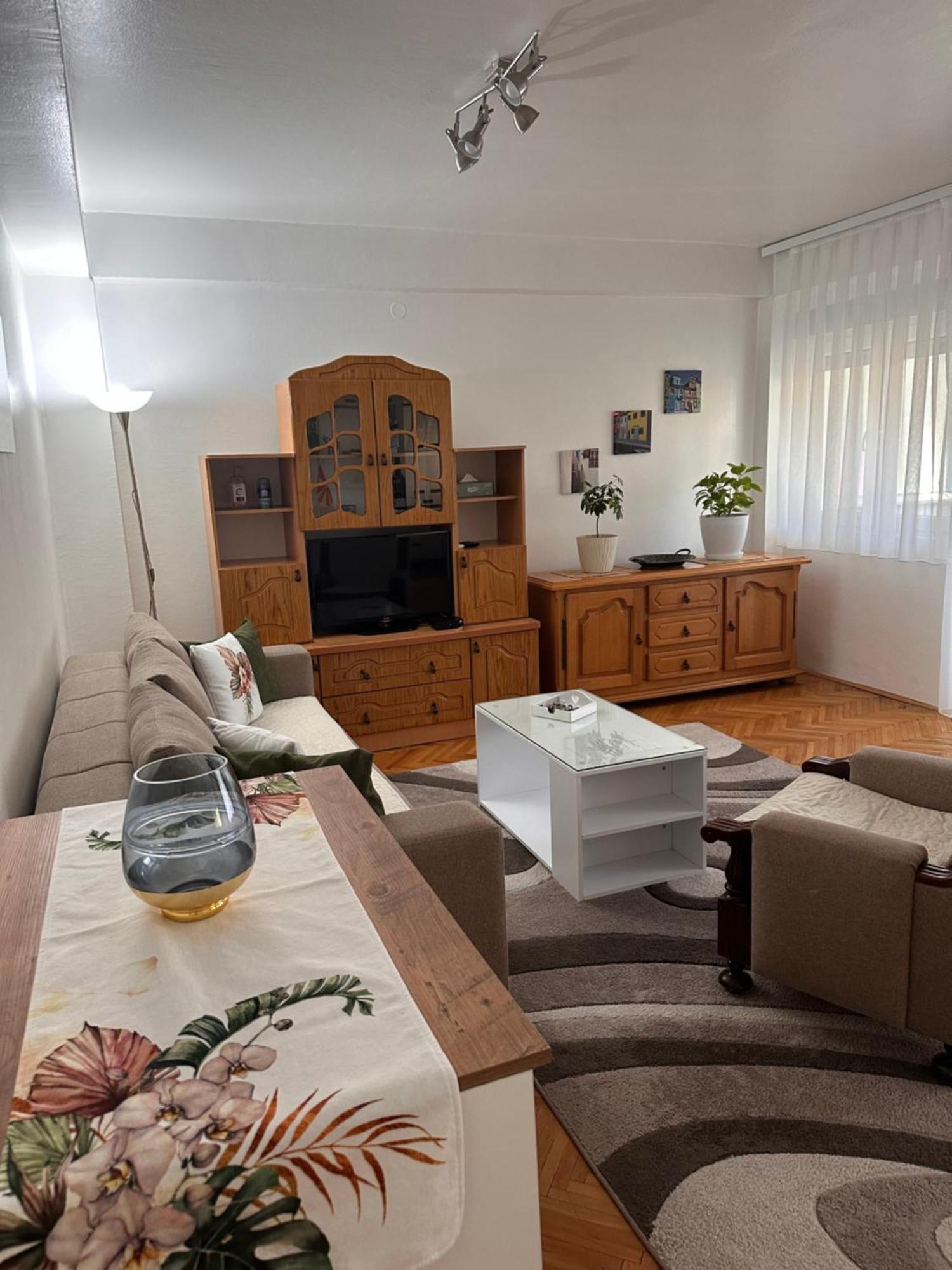 Viktor Apartment Kumanovo Exterior foto